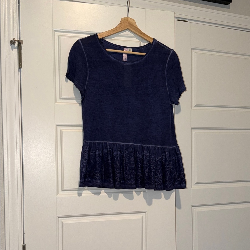 NWT Francesca’s Navy peplum lace top size XS